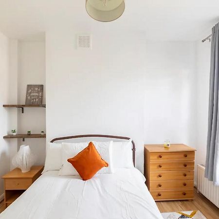 Large, Bright And Spacious 3 Bed Flat In ロンドン エクステリア 写真