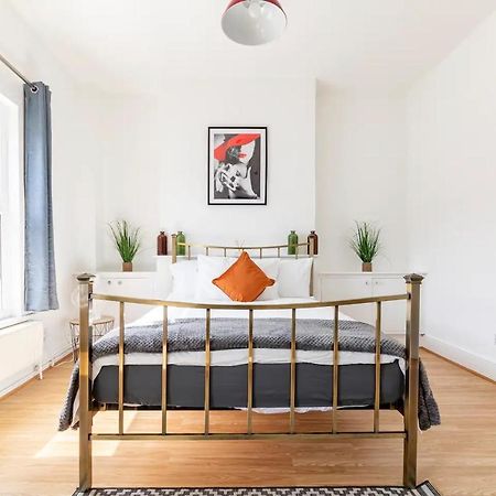 Large, Bright And Spacious 3 Bed Flat In ロンドン エクステリア 写真