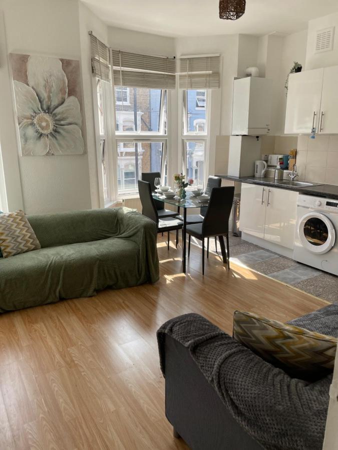 Large, Bright And Spacious 3 Bed Flat In ロンドン エクステリア 写真