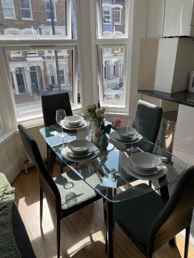Large, Bright And Spacious 3 Bed Flat In ロンドン エクステリア 写真