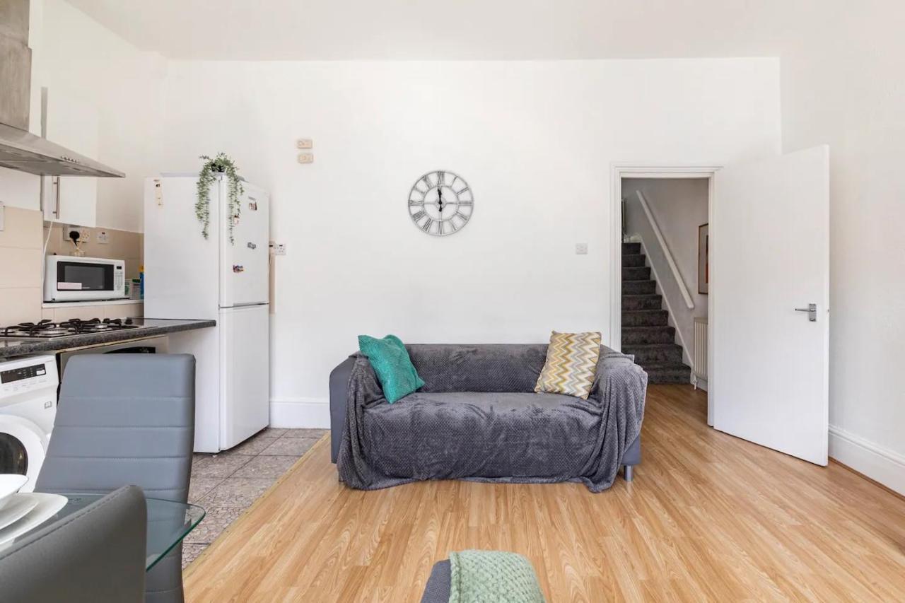 Large, Bright And Spacious 3 Bed Flat In ロンドン エクステリア 写真